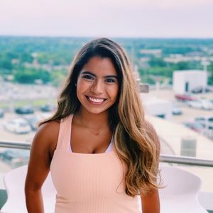 Meet your Posher, Damaris